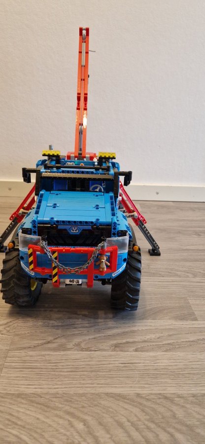 LEGO Technic 42070 6x6 All Terrain Crane