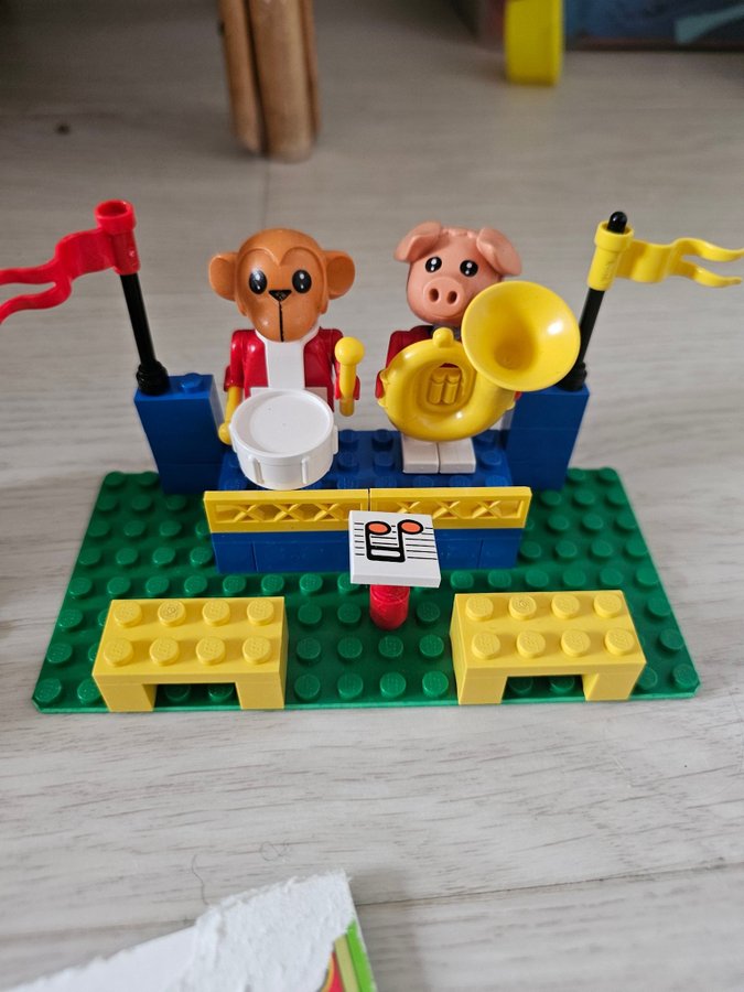 Lego Fabuland 3745 - Musikorkestern, två uppsättningar