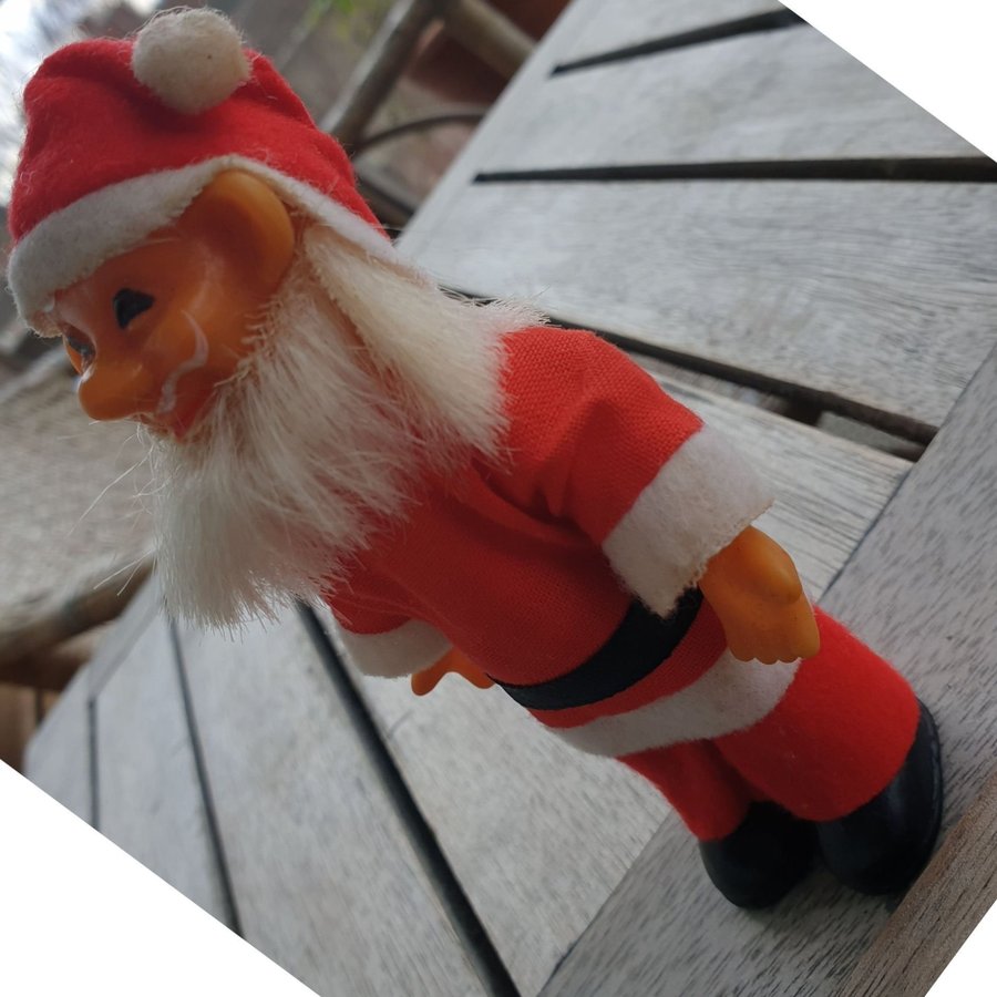 Retro tomte med elegant mustash 14cm