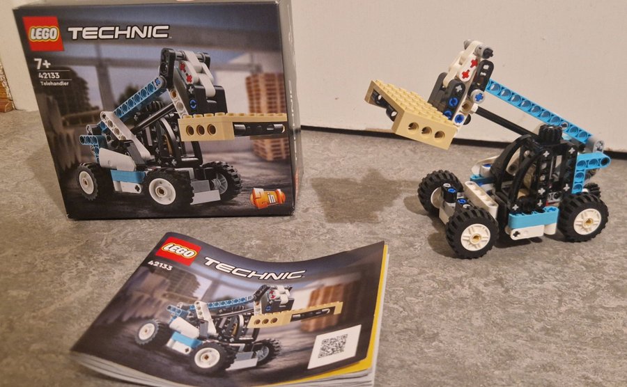 LEGO Technic 42133 Teleskoplastare 2-in-1 modell