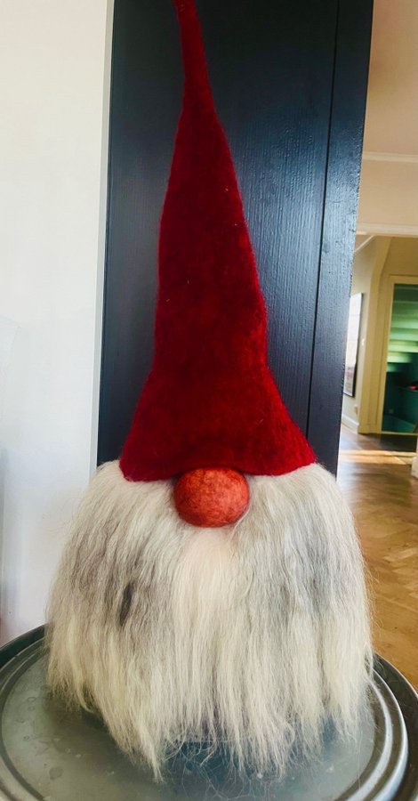 Olle Island 80cm hög tomte i ull.