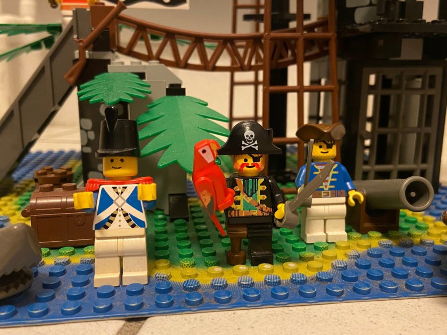 LEGO Pirates Retro - 6270 Forbidden Island