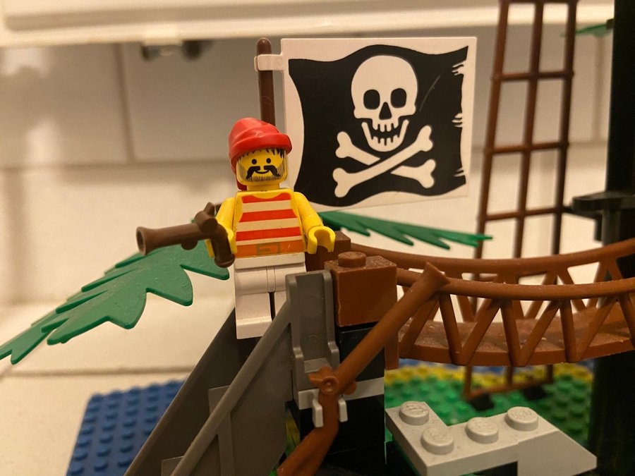 LEGO Pirates Retro - 6270 Forbidden Island