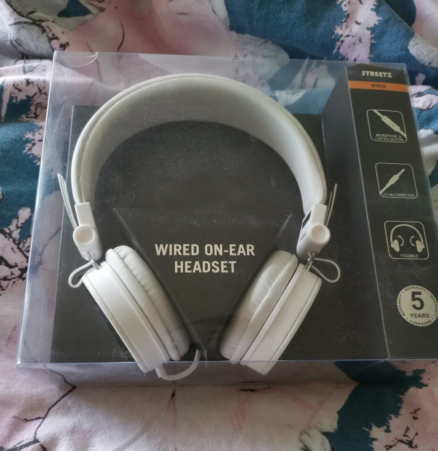 Streetz Wired On-Ear Headset