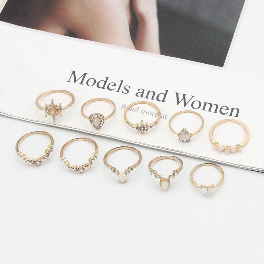 10-pack Boho Guld Ringar -Glittrande Rhinestones  Olika Mönster