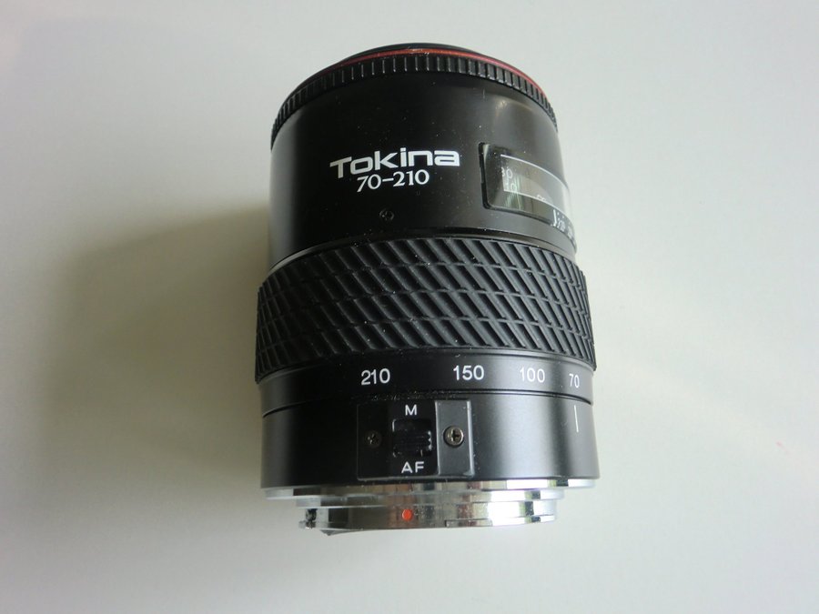 Tokina 70-210mm f/4-5.6 AF Objektiv