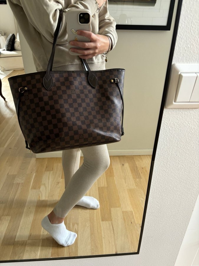 Louis Vuitton Neverfull MM Tote Bag