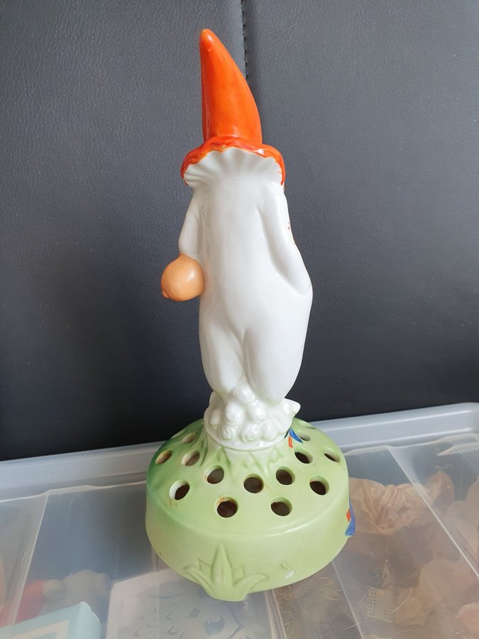 Figurin Clown porslin Germany med plats för snittblommor Rare