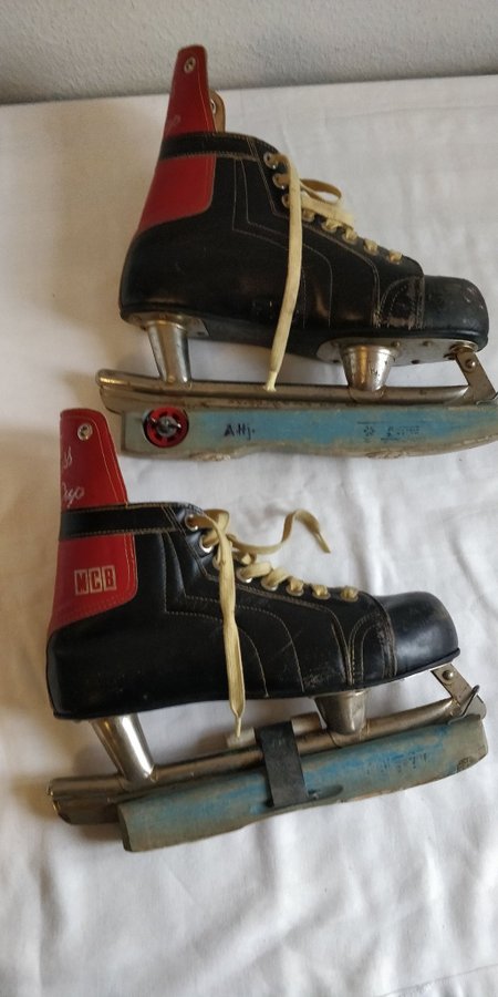 GAMLA SVARTA HOCKEYSKRIDSKOR MCB EXPRESS CUP skridskor hockey retro vintage röd