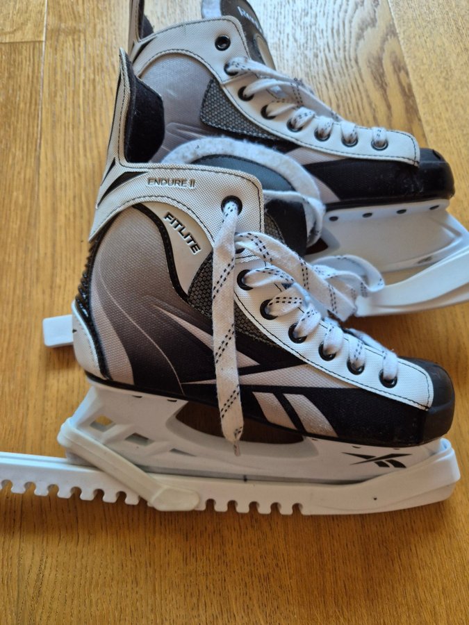 Reebok Endure II Ishockey Skridskor Storlek 39