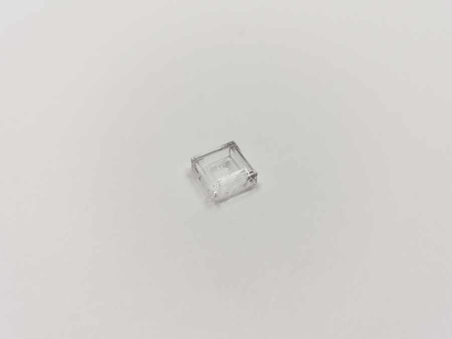 Lego - transparent - tile - 1x1 - part 3070b - trans clear