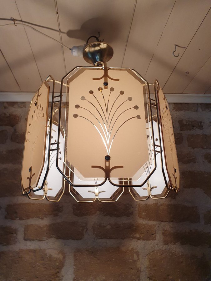 ** Retro art deco taklampa mässing rökfärgat glas lampa påfågel fjädrar