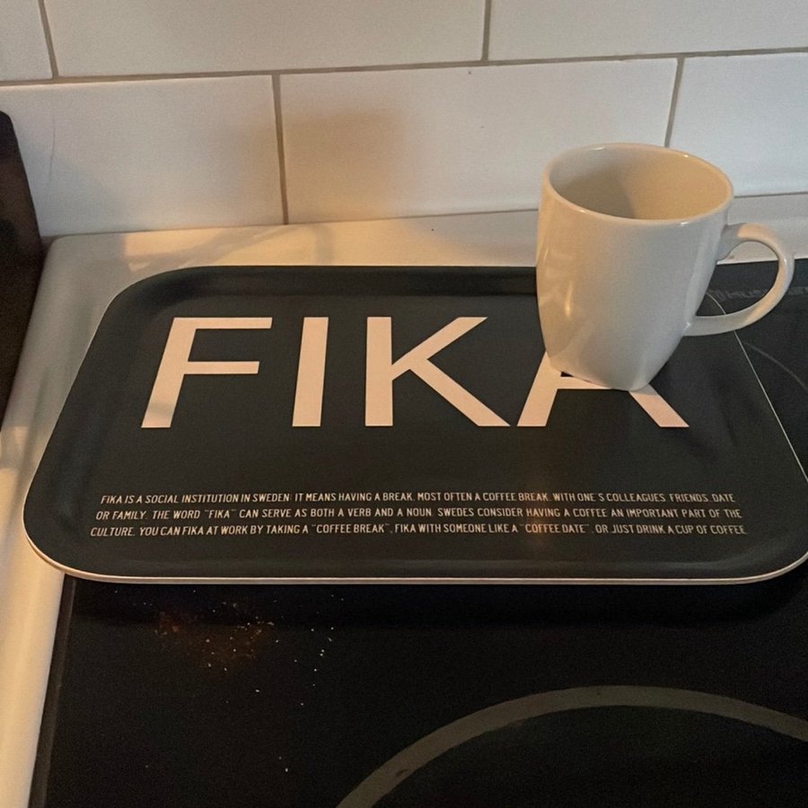 Fika bricka svart