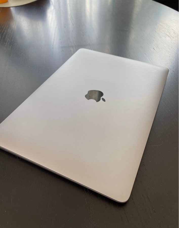 MacBook Air 13 2019-2020 med touch ID // fingeravtryck ID