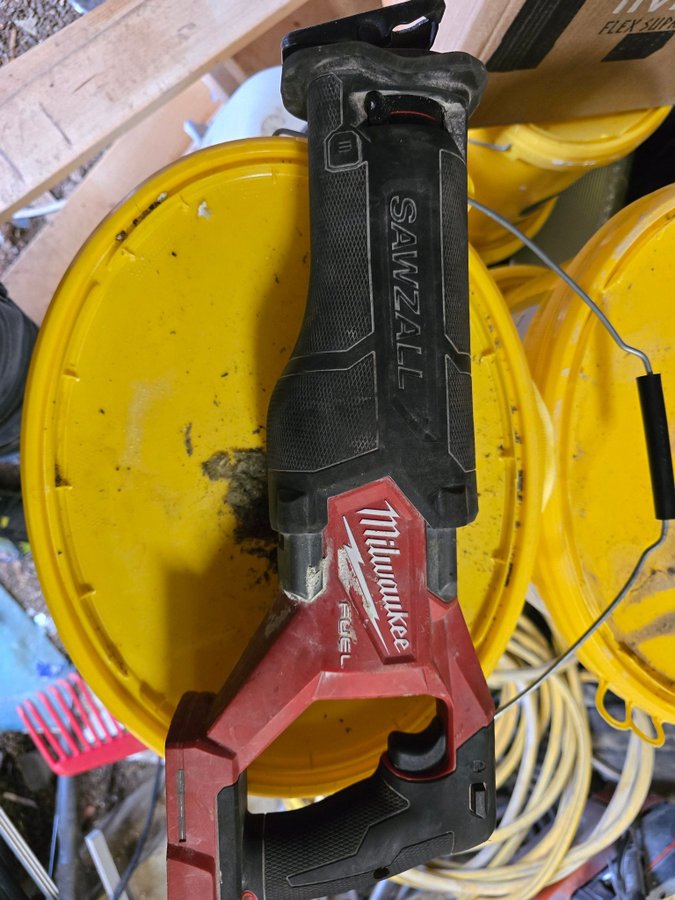 Milwaukee M18 FUEL SAWZALL