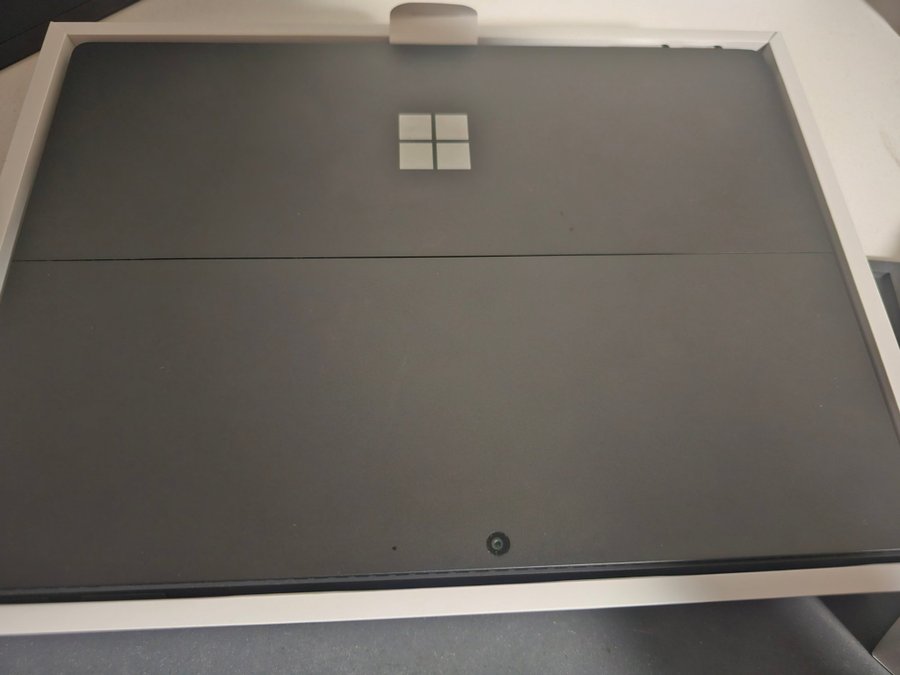 Microsoft Surface Pro 9 i5 8gbram 256GB Graphite