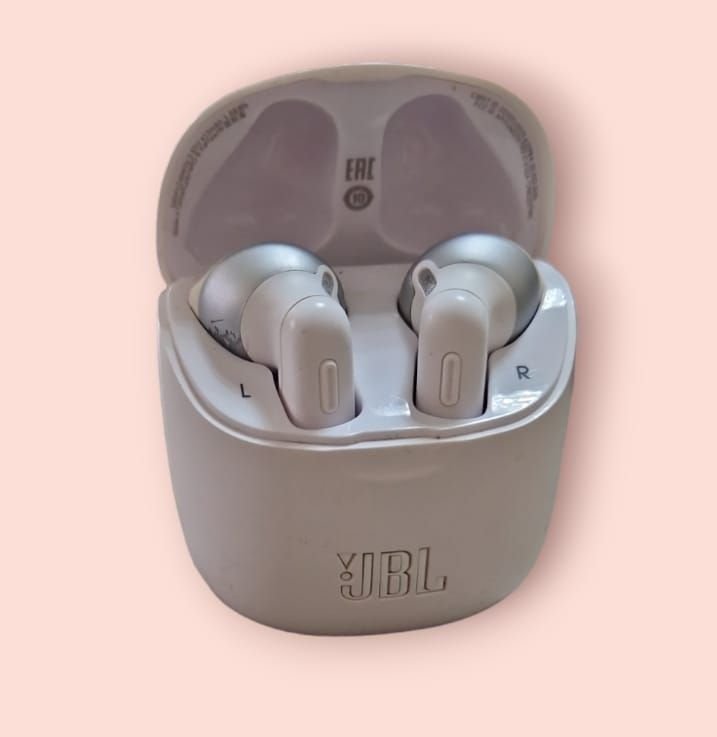 JBL Lifestyle White