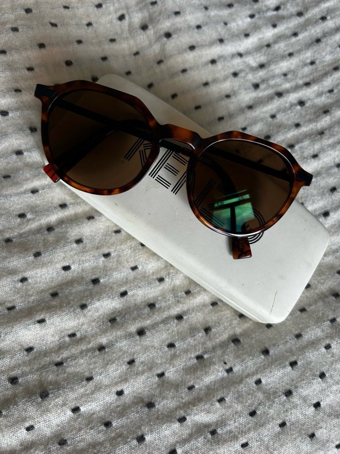 Kenzo Tortoiseshell solglasögon